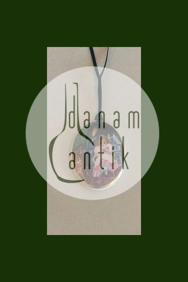 Royal Copenhagen Kære Familie Ornament fra 1995