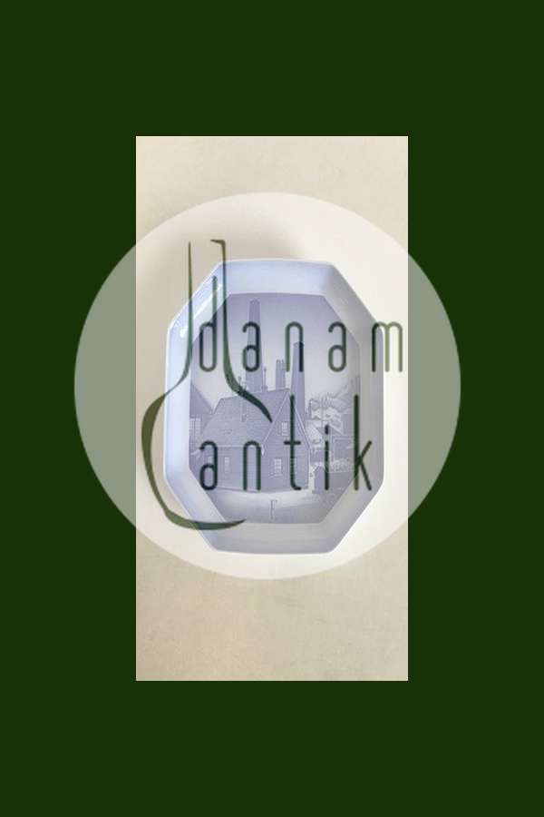 Bing og Grøndahl Alfabet Platte Essen. Designet i 1933-1934 af Ove Larsen