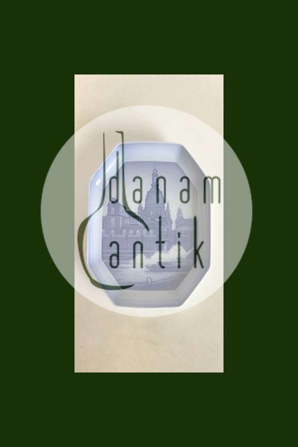 Bing og Grøndahl Alfabet Platte Dresden. Designet i 1933-1934 af Ove Larsen