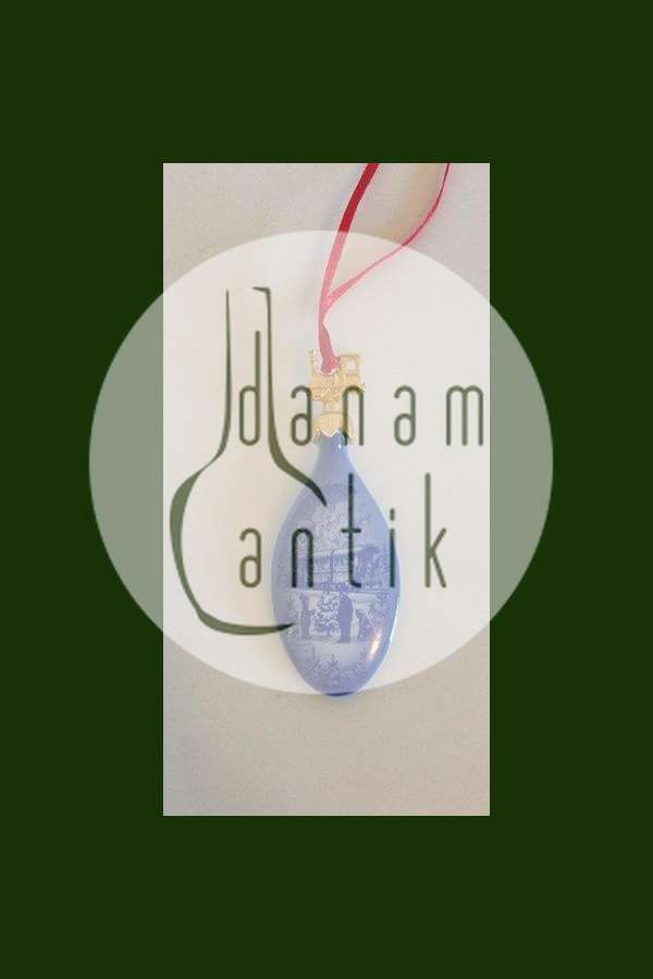 Royal Copenhagen Dråbe Ornament 2004