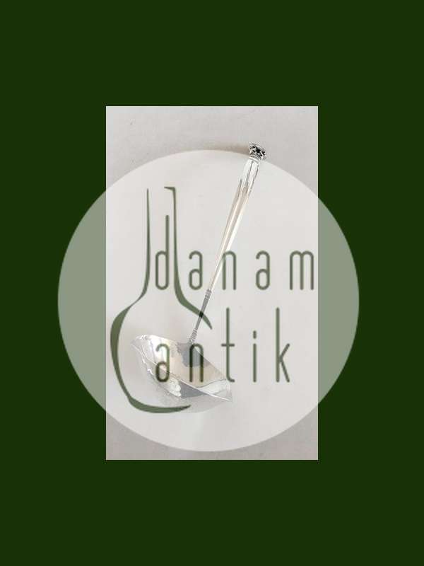 Georg Jensen Sterling Sølv Konge Sovseske med Kurvet Håndtag No 129