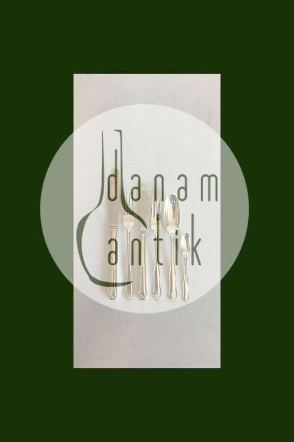 Georg Jensen Sterling Silber Besteckset mit doppeltem Besatz für 12 Personen. 72 Teile.