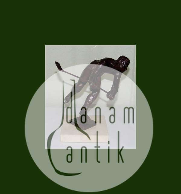 Royal Copenhagen Bronze statuette Sterett-Gittings Kelsey Ishockeyspiller fra 1976