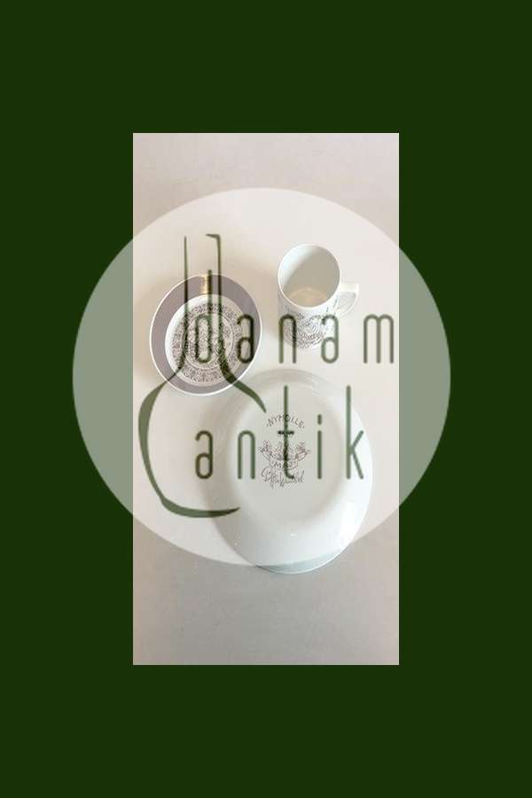 Bjørn Wiinblad, Nymølle Maj Månedskop med underkop No 3513 og kagetallerken No 3520