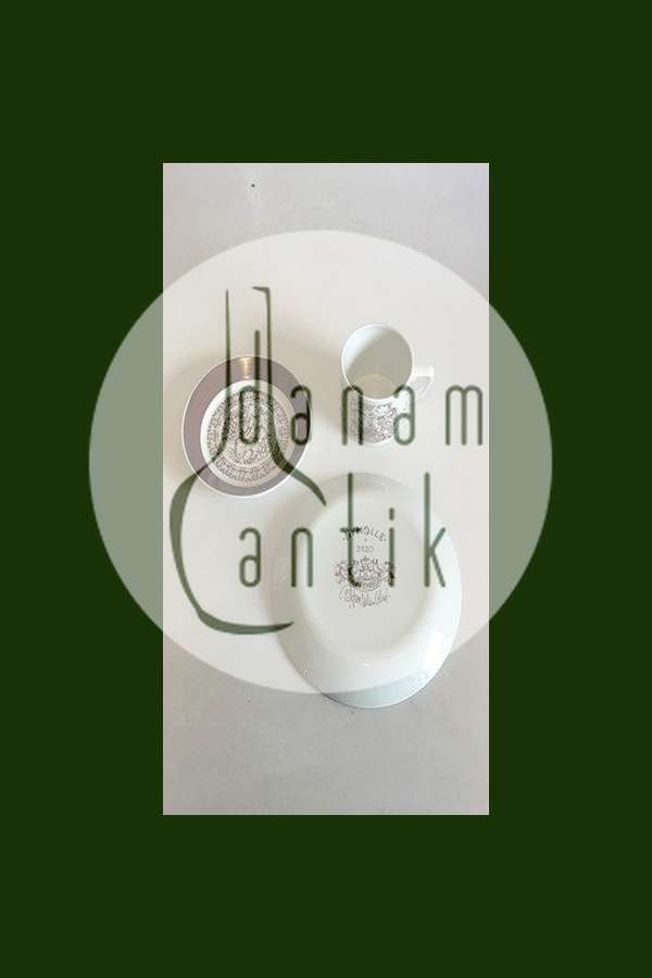 Bjørn Wiinblad, Nymølle August Månedskop med underkop No 3513 og kagetallerken No 3520