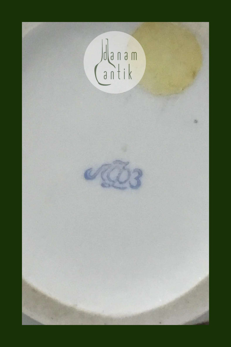 Lomonosov Vodka flaske dekoreret med egeløv