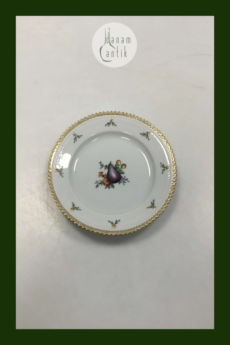 Royal Copenhagen Flora Danica Juliane Marie Kagetallerken No 17/3552