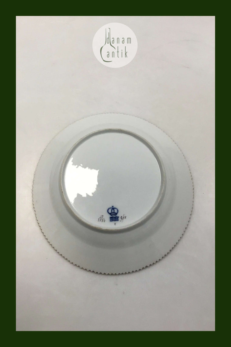 Royal Copenhagen Flora Danica Juliane Marie Frokosttallerken No 17/3550