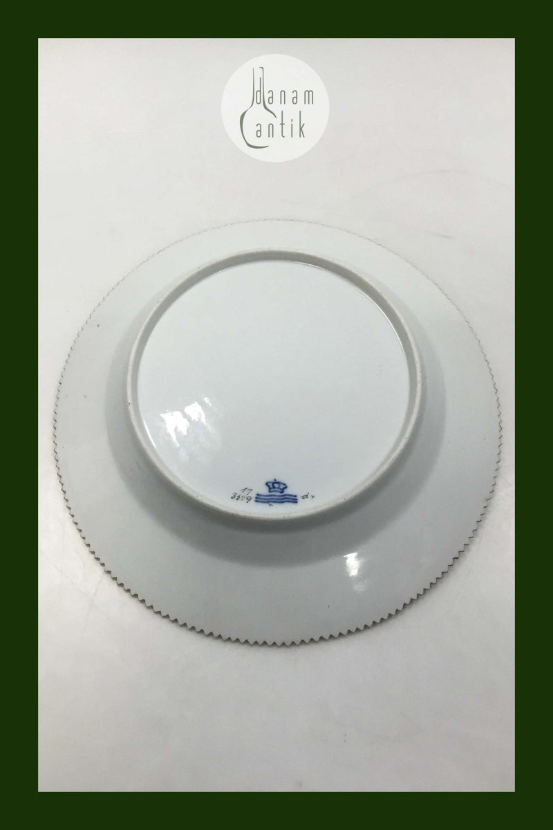 Royal Copenhagen Flora Danica Juliane Marie Middagstallerken No 17/3549