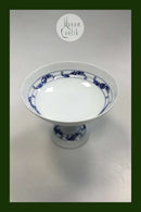 皇家哥本哈根玫瑰花蕾碗，脚踏8064号。尺寸为21厘米/8.27英寸，状态良好。