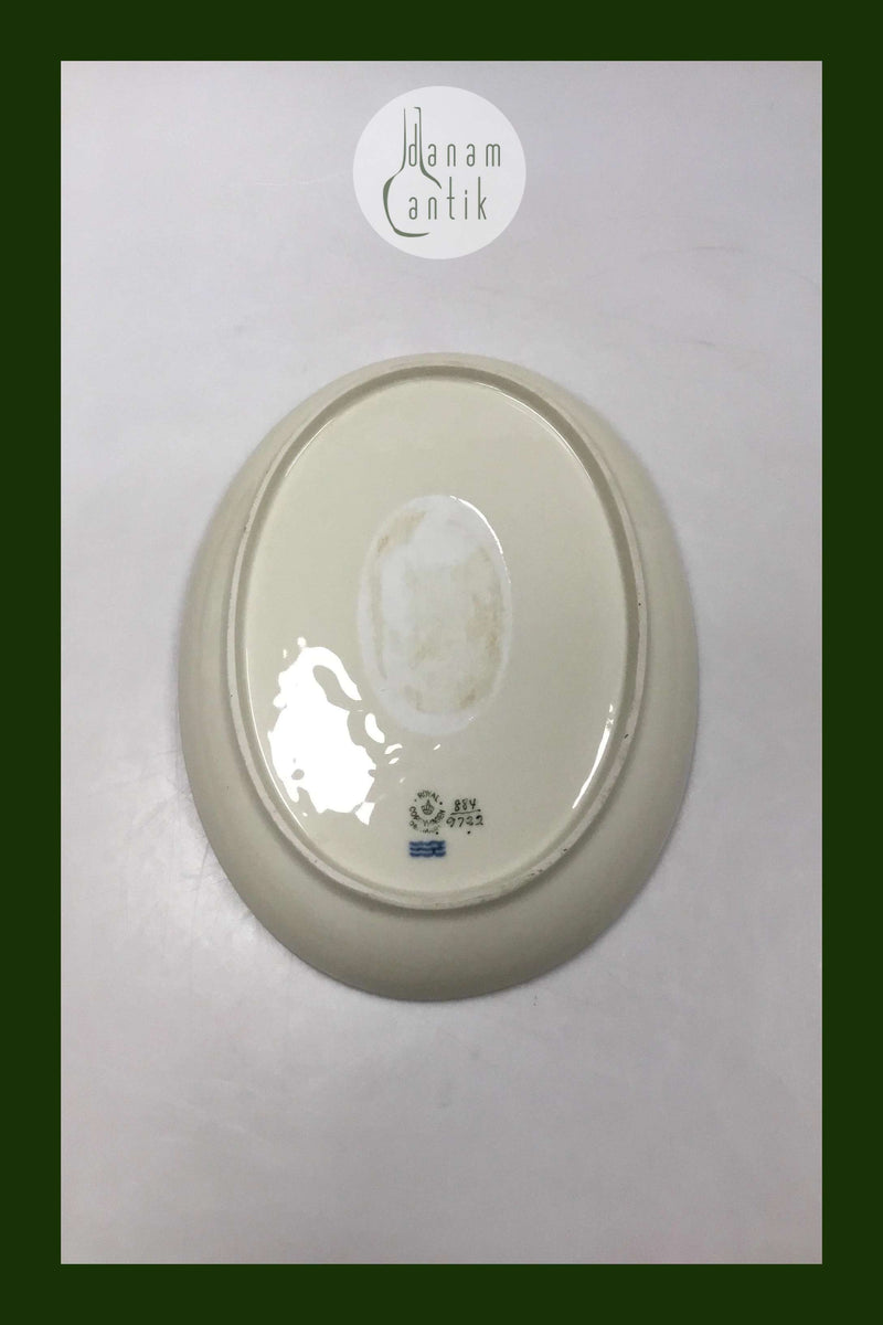 Royal Copenhagen Hjertegræs Fad No 884/9722