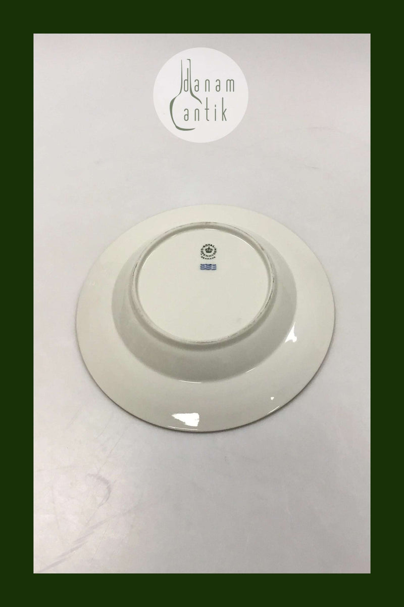 Royal Copenhagen Smooth Cream-colored Pattern Deep Plate No 9587