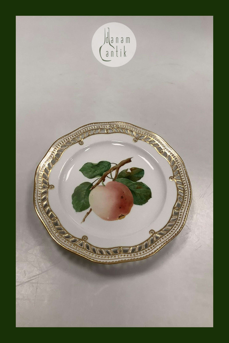 Royal Copenhagen Flora Danica Frugttallerken No 429/3584