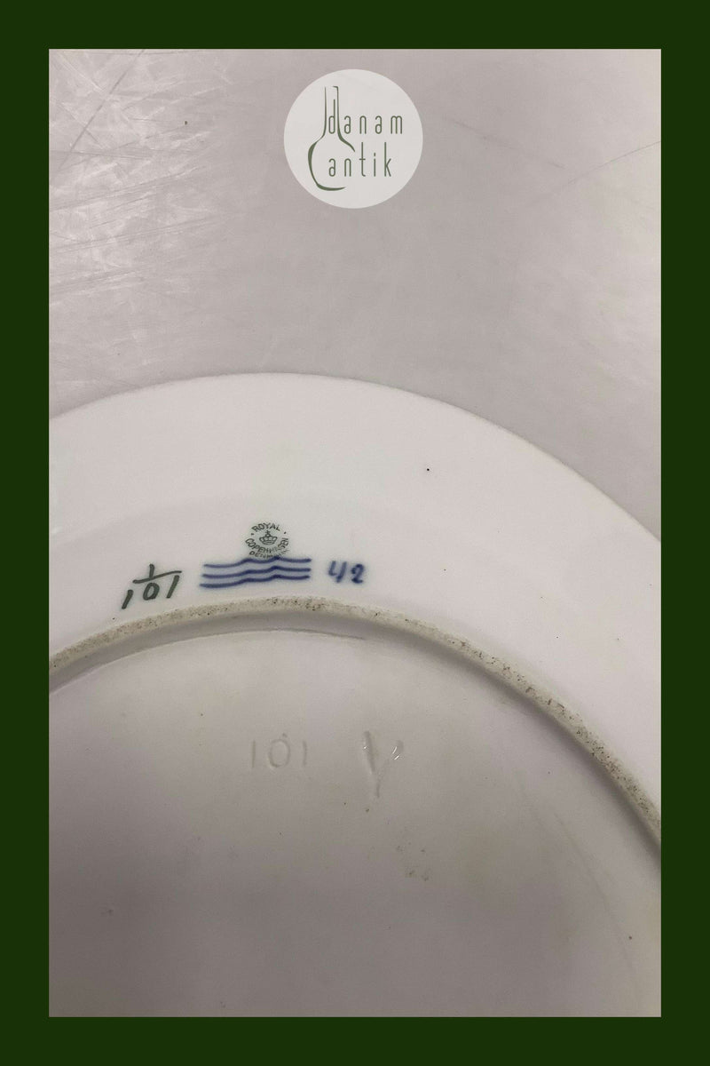 Royal Copenhagen Musselmalet Riflet Fad No 101