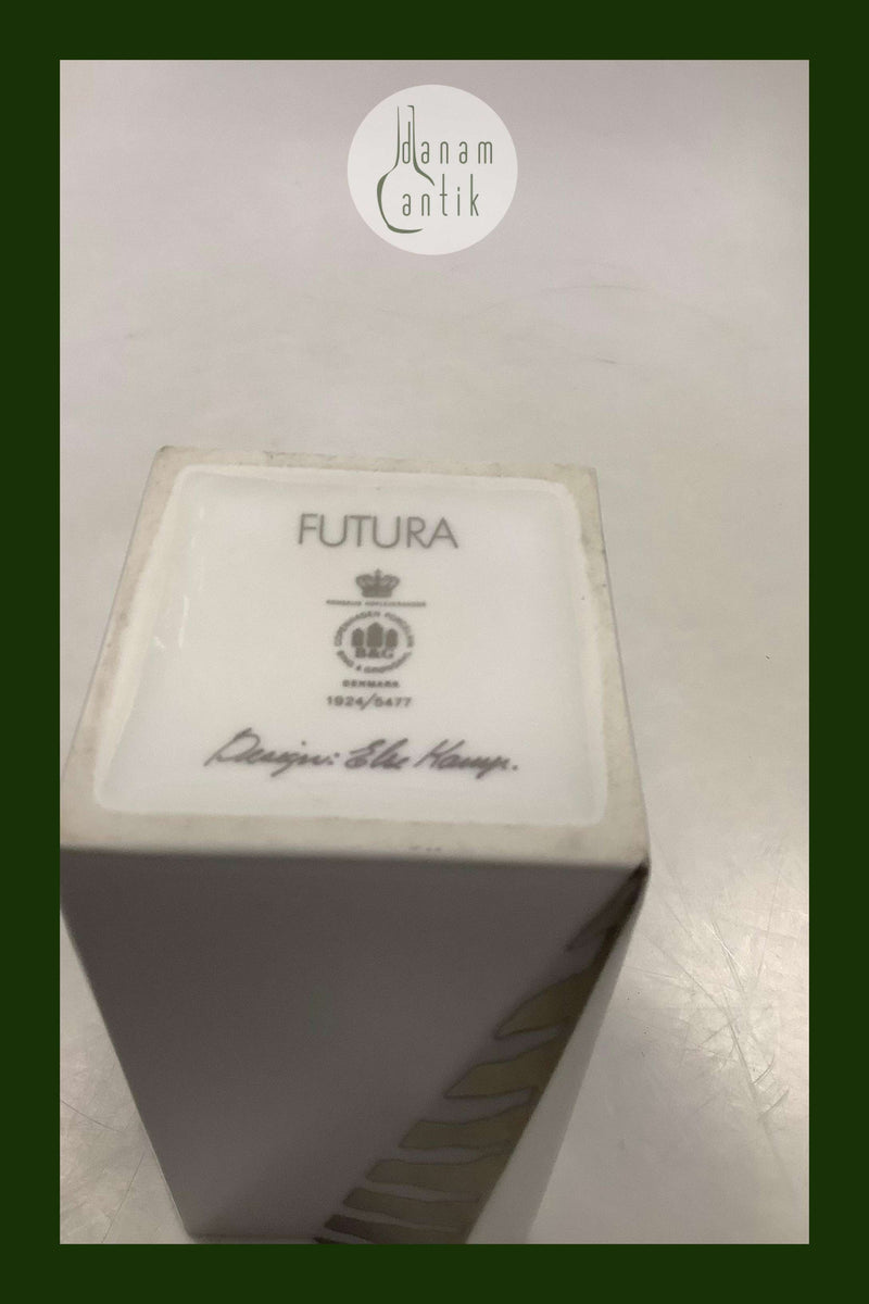 Royal Copenhagen Moderne Futura Vase af Else Kamp  Måler 16,5cm / 6.5 inch