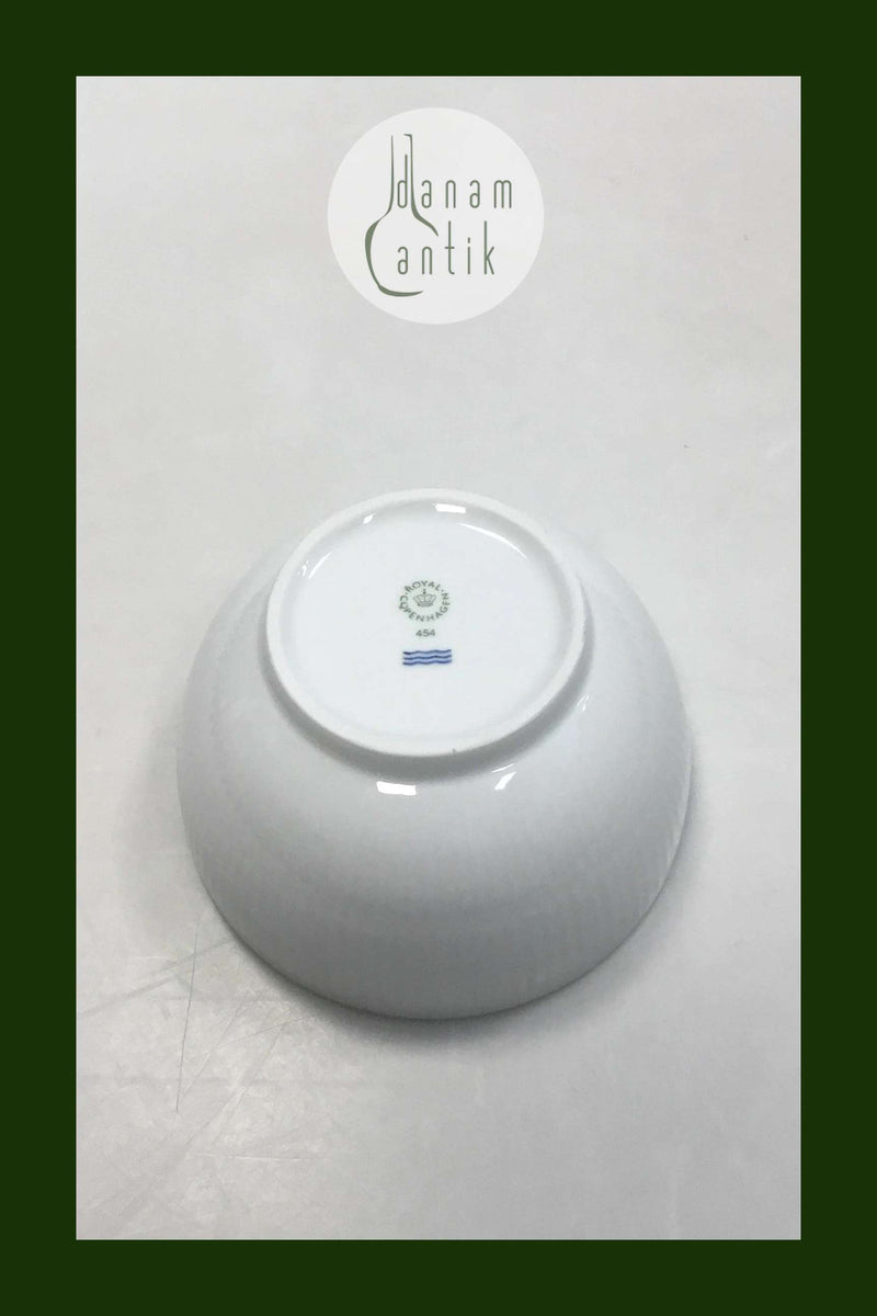 Royal Copenhagen Hvid Riflet Skål No. 454