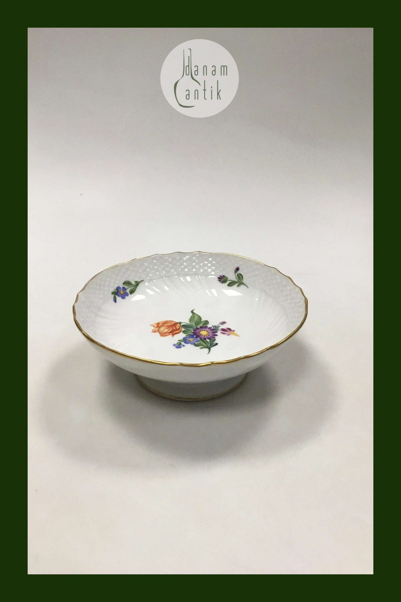 Royal Copenhagen Saksisk Blomst Let Kageskål på Lav Fod No 1532