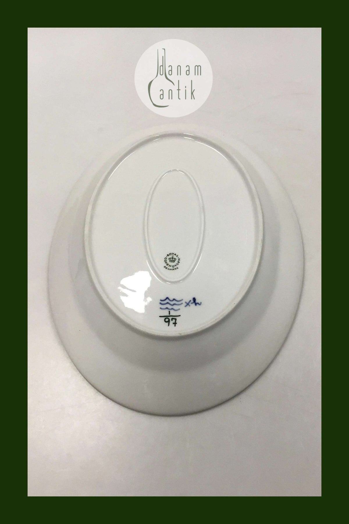 ロイヤルコペンハーゲン ブルーフルーテッドオーバルディッシュ No 97