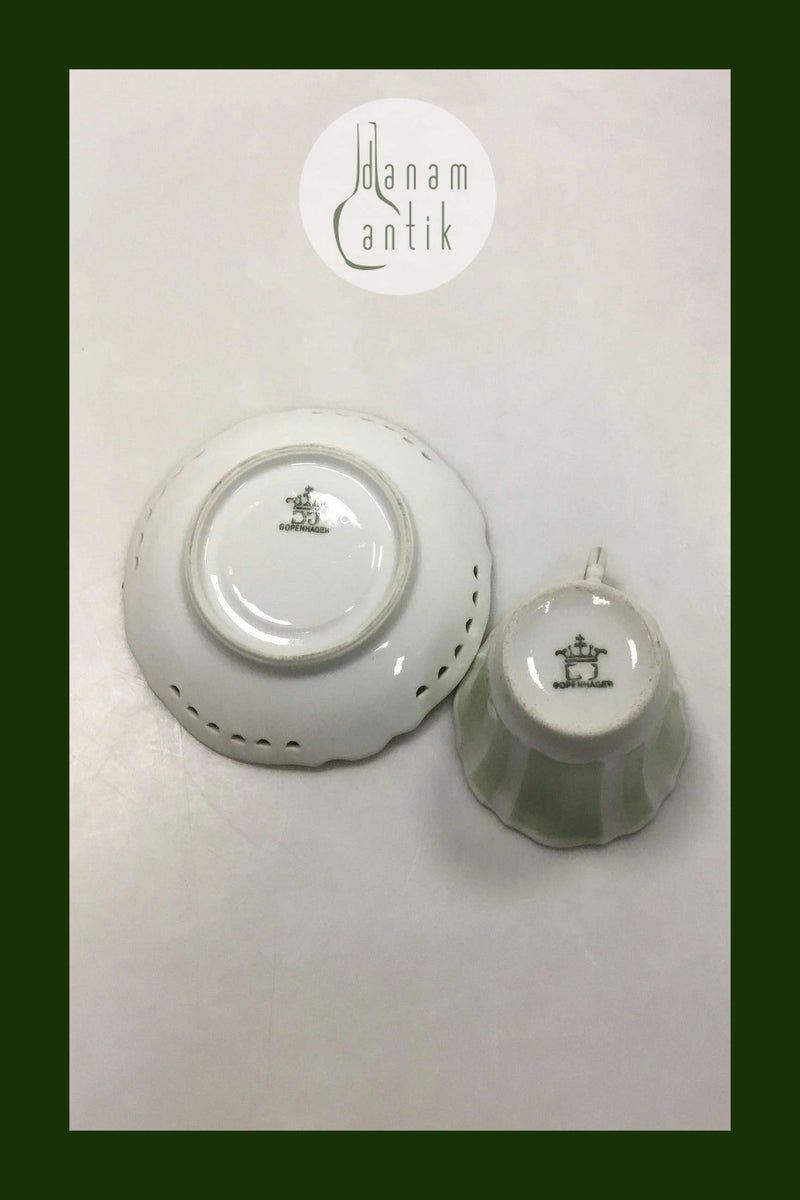 达尔-延森皇后套装带绿色装饰的摩卡杯