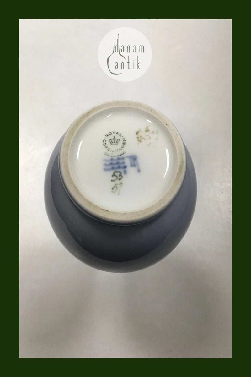 Royal Copenhagen Art Nouveau Vase med Blomster No. 53/51
