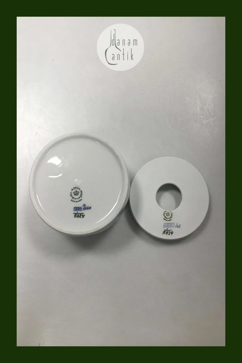 Royal Copenhagen Musselmalet Riflet Lågkrukke / Bonbonniere No 5024