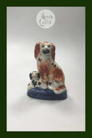 Stafforshire(?) Fajance Figur. To hunde