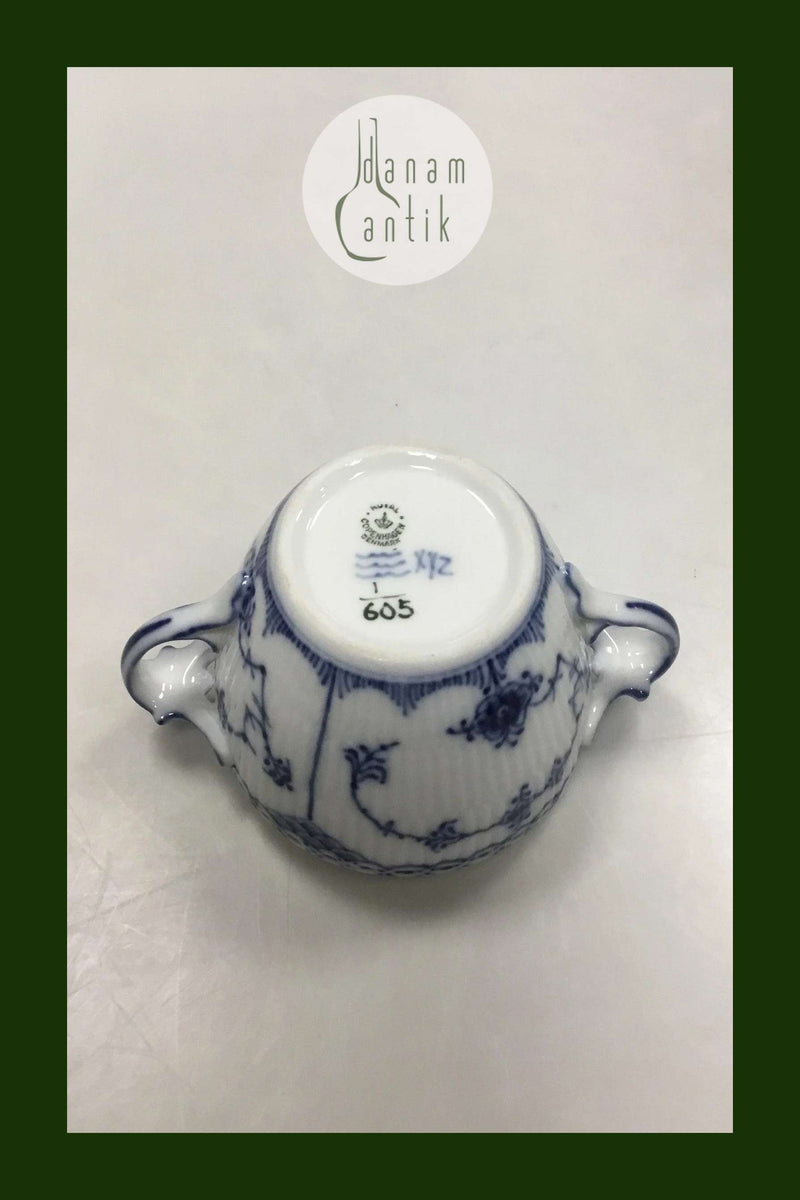 Royal Copenhagen Shell Painted Half Lace Zuckerdose ohne Deckel Nr. 605