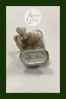 Bing & Grøndahl Figur af Hjælp mig mor No 2275. Måler 13 cm ( 5.12 in. )