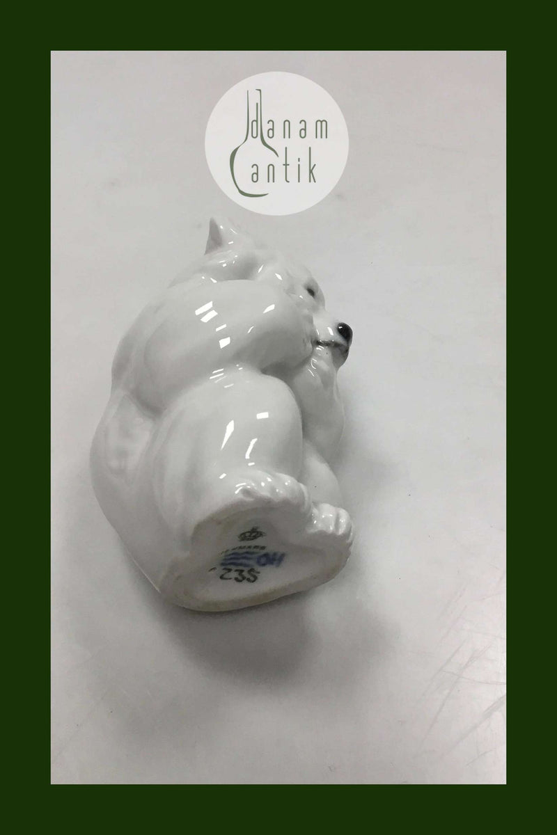 ロイヤルコペンハーゲン フィギュリン ホッキョクグマ（子グマ） No.235