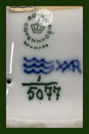 Royal Copenhagen Musselmalet Pibeholder No. 5077