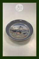 Royal Copenhagen Bowl with motif from Grøndahl No. 4939