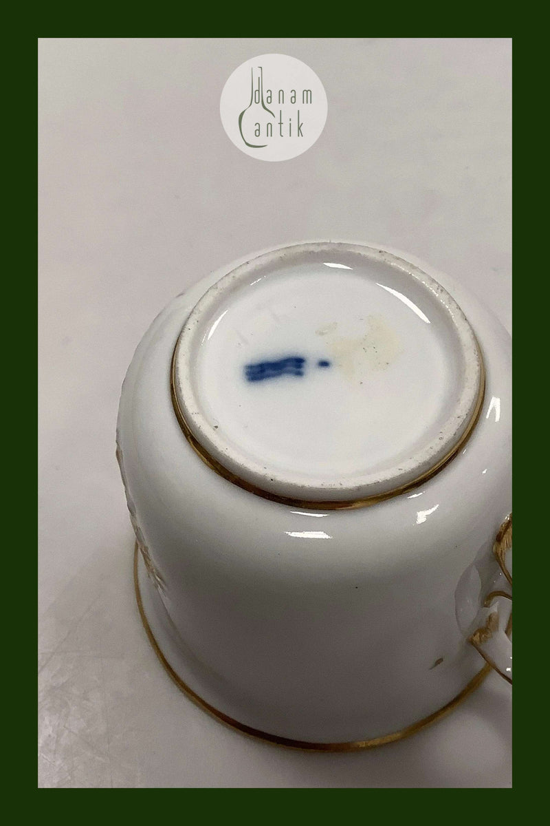 Antik Royal Copenhagen Kaffekop med Blomster Motiv