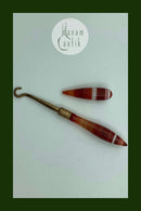 Agat nips. Den ene del "snørrebåndshjælper"  Sælges samlet.