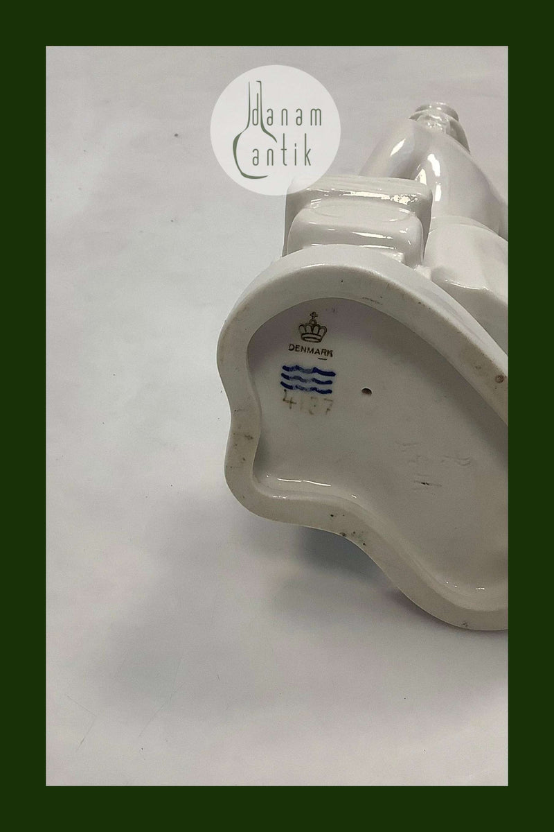 Royal Copenhagen Bode Willumsen Figur af Kvinde med Barnevogn No. 4137 Måler 21cm / 8.27 inch