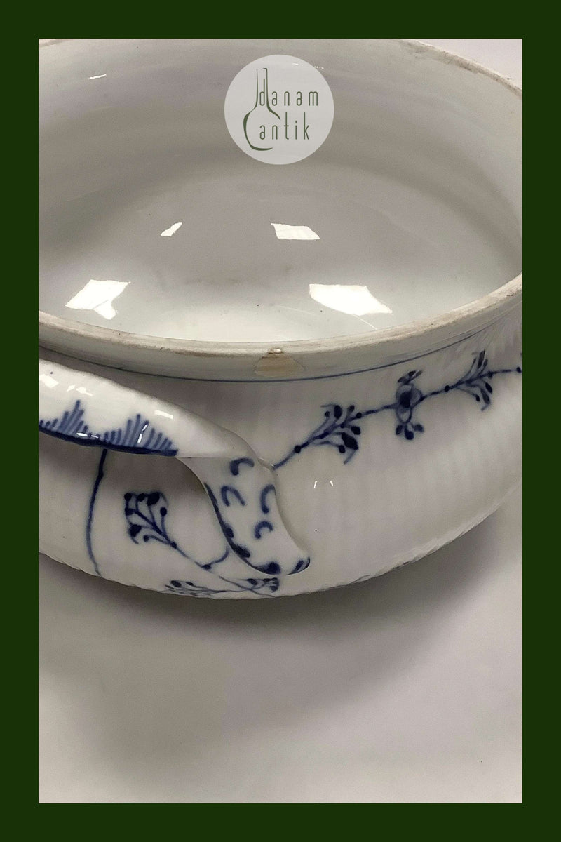 Royal Copenhagen Musselmalet Riflet Terrin No. 222