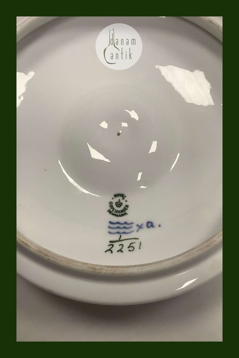 Royal Copenhagen Musselmalet Riflet låg No. 2251