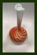 Glasvase in weißen und roten Farben Skandinavisch