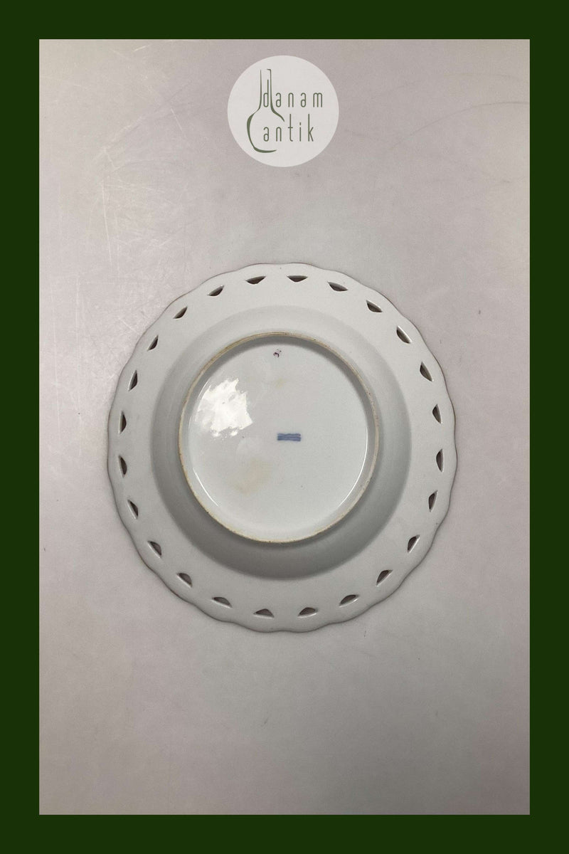 Royal Copenhagen Fuld Saksisk Blomst Dyb Tallerken med Gennembrudt Blondekant fra 1860-1890