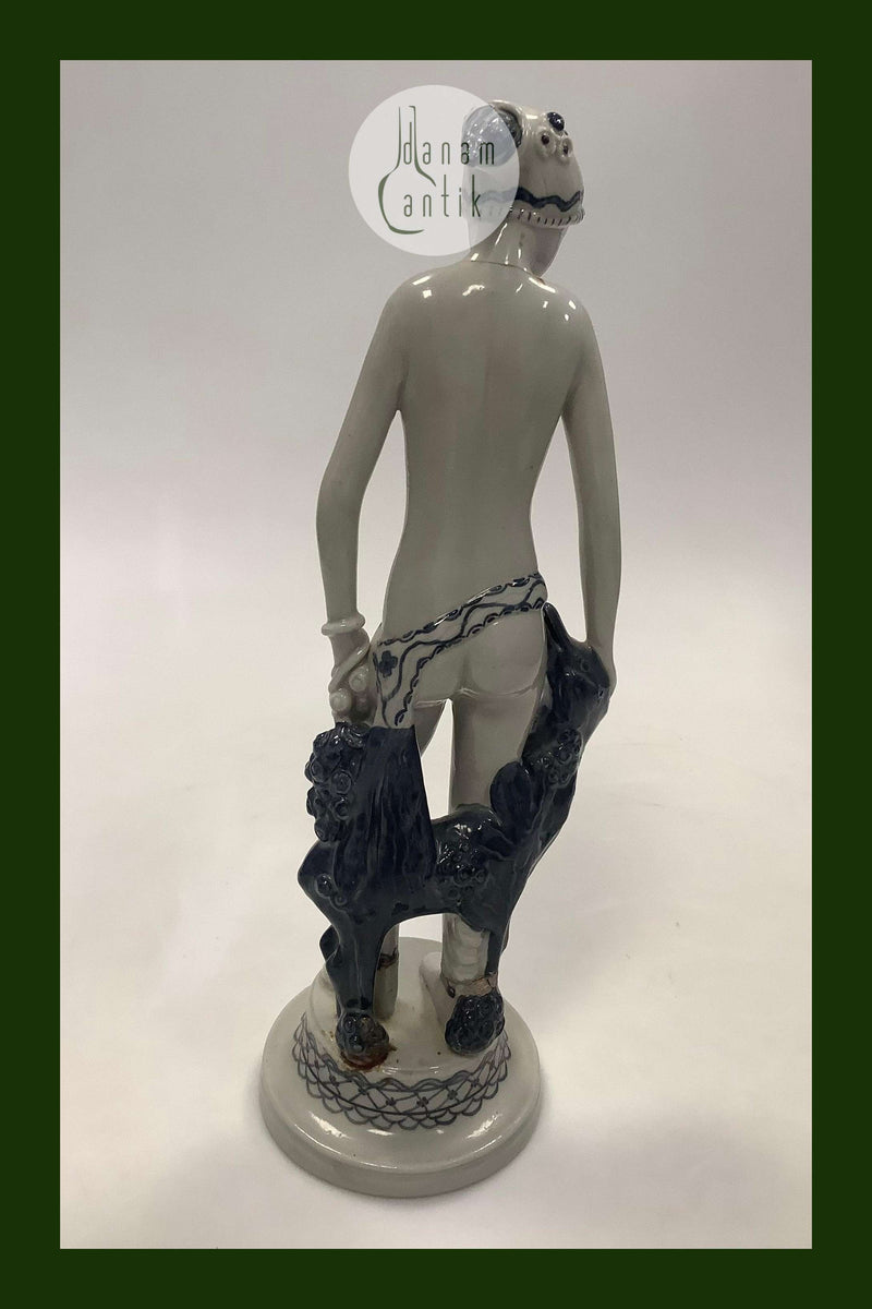 Royal Copenhagen Georg Thylstrup Figur af Pige med hund No 1967