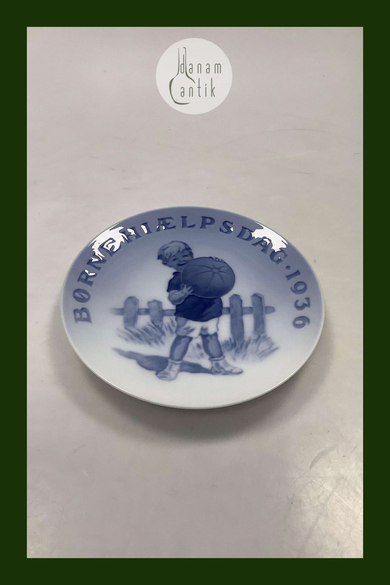 Royal Copenhagen Børnehjælpsdags Platte fra 1936