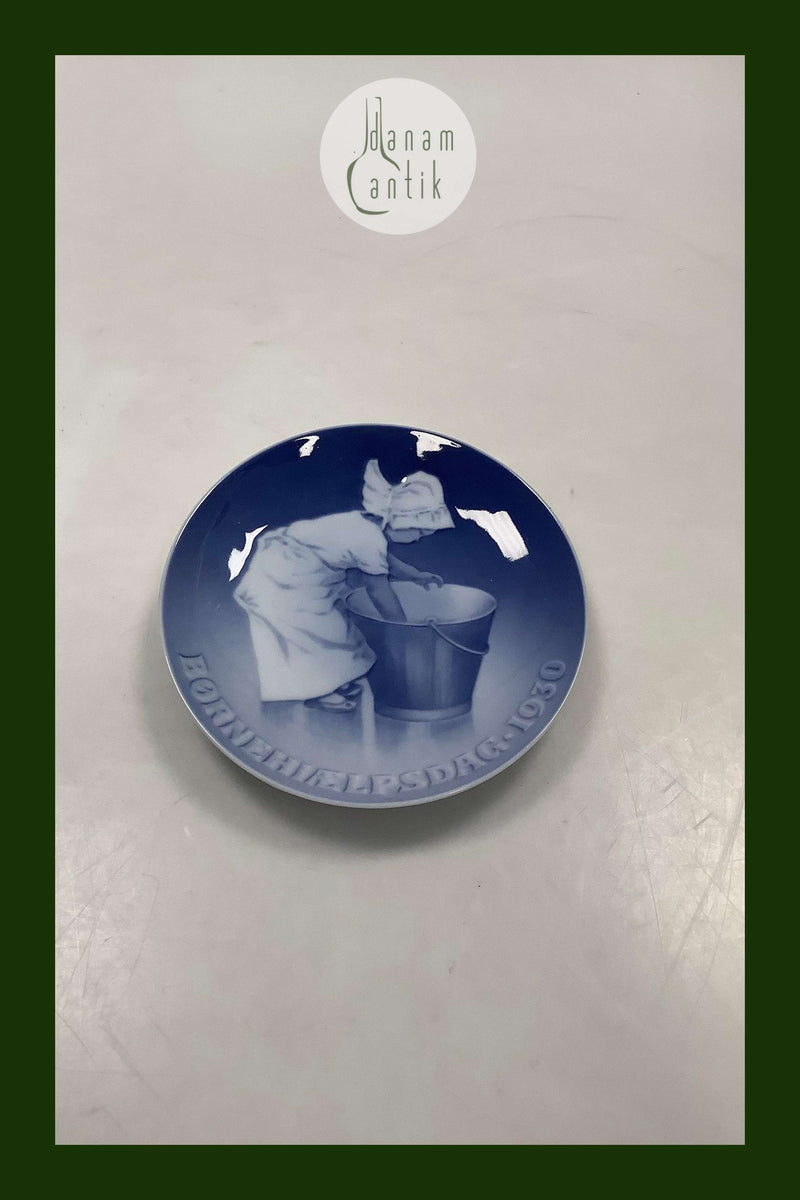 Royal Copenhagen Børnehjælpsdags Platte fra 1930