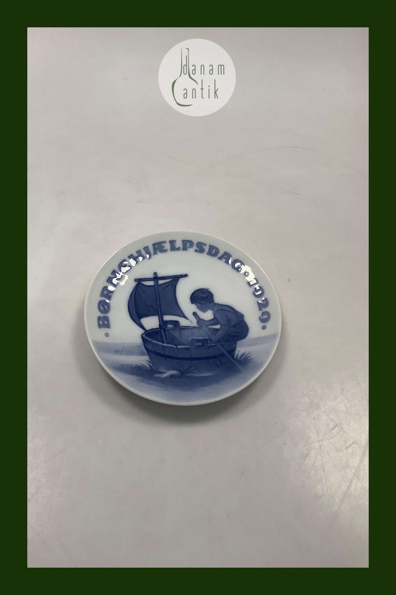 Royal Copenhagen Børnehjælpsdags Platte fra 1929