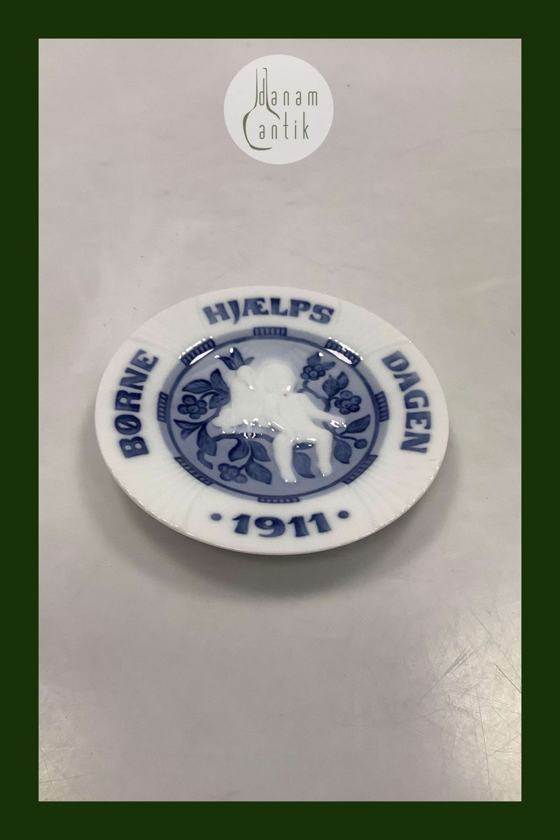 Royal Copenhagen Børnehjælpsdags Platte fra 1911