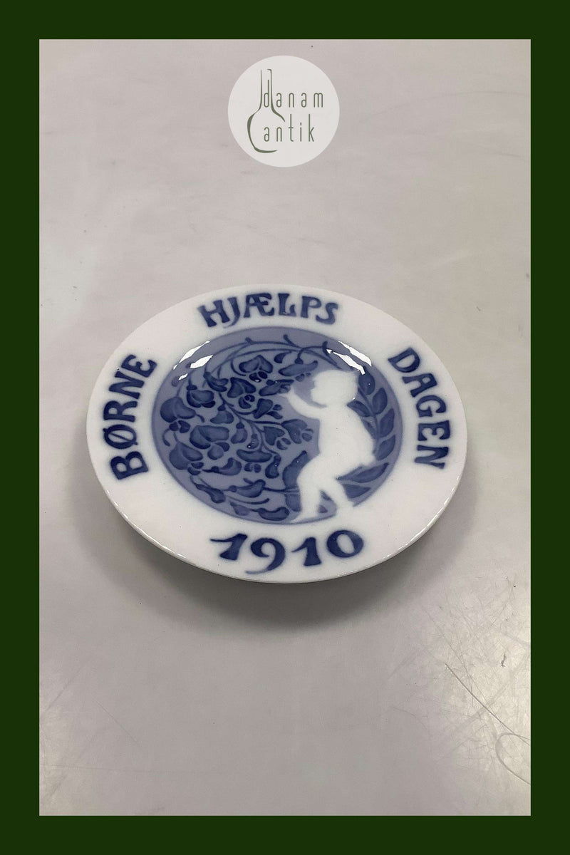 Royal Copenhagen Børnehjælpsdags Platte fra 1910