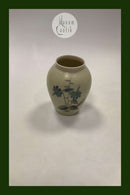 Lyngby Dänemark Porzellanvase in matter Glasur mit Blumen