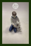Bing og Grøndahl Figur Dreng med hund No 2334