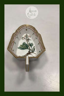 Royal Copenhagen Privat bemalte Flora Danica Asiet mit Henkel Nr. 3543