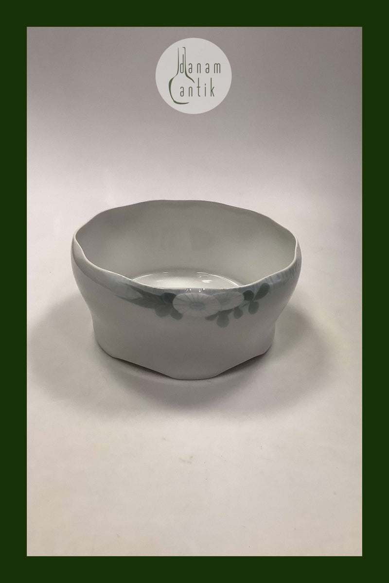 Royal Copenhagen / Kgl. Porcelæn Skærsommernatsdrøm Salatskål Lyseblå No 10024