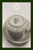 Bing和Grondahl/Kronjyden炻器白色堇菜咖啡杯和碟No 305