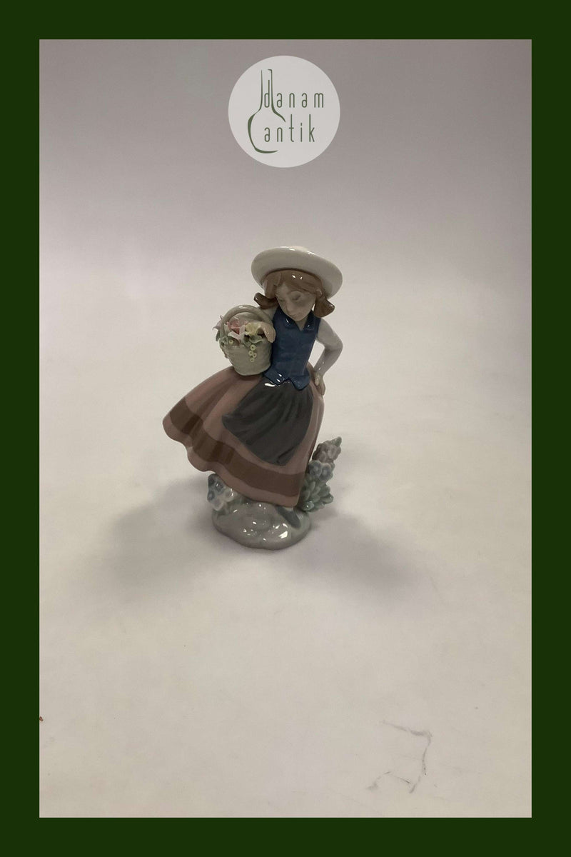 Lladro Spansk Figur af  Ung Pige No 5221